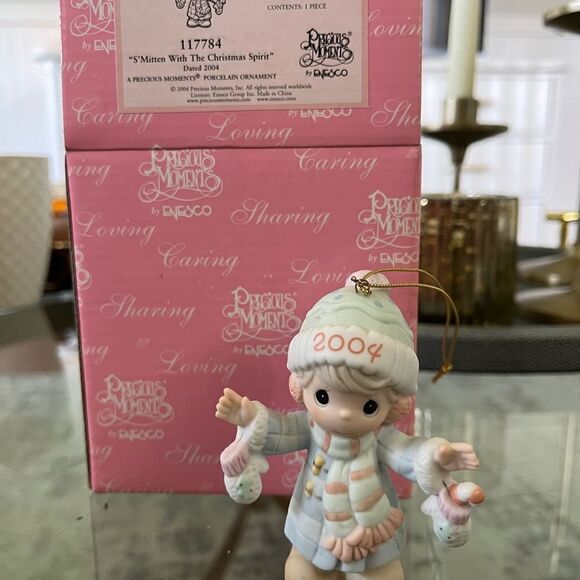 PRECIOUS MOMENTS 2004 ORNAMENT - Picture 4 of 4